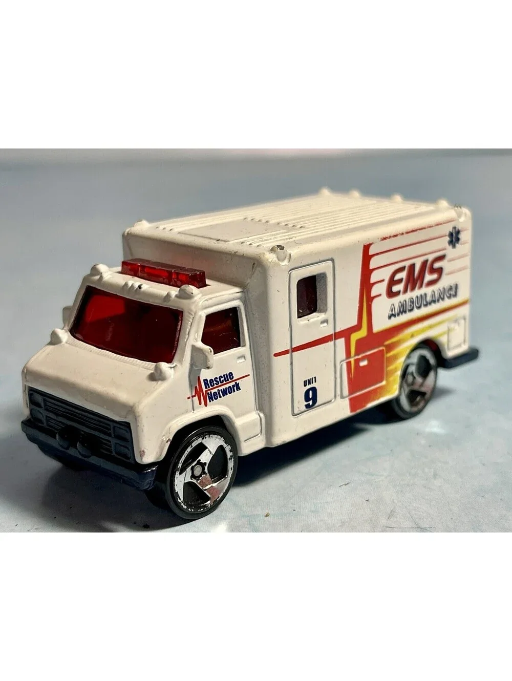 1988 Hot Wheels EMS Truck White Ambulance Back Doors Open - Rare Vintage